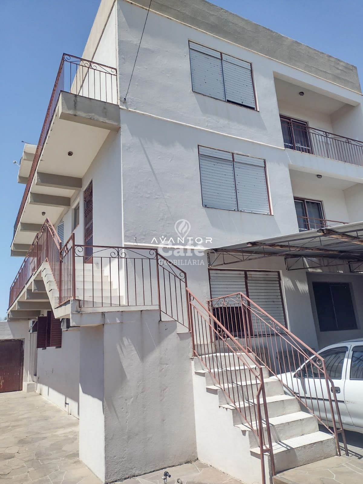 Prédio Residencial em ótima localização no bairro Duque de Caxias — Prédio Residencial com 9 quartos à venda em Duque de Caxias, Santa Maria/RS