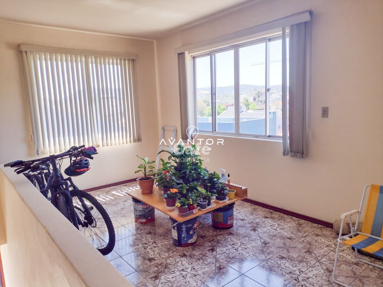 Prédio Residencial em ótima localização no bairro Duque de Caxias — Prédio Residencial com 9 quartos à venda em Duque de Caxias, Santa Maria/RS