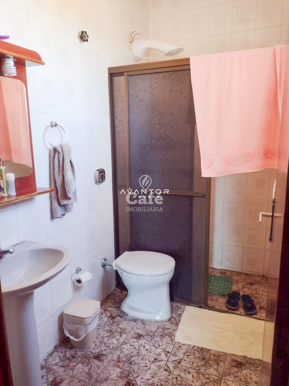 Prédio Residencial em ótima localização no bairro Duque de Caxias — Prédio Residencial com 9 quartos à venda em Duque de Caxias, Santa Maria/RS