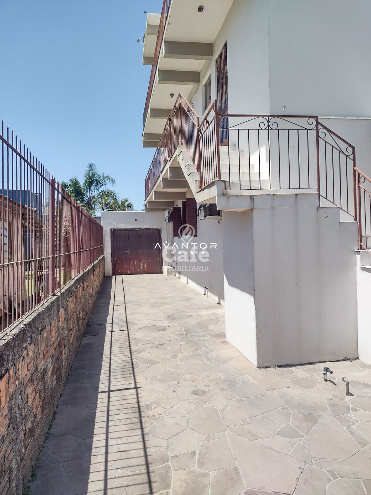 Prédio Residencial em ótima localização no bairro Duque de Caxias — Prédio Residencial com 9 quartos à venda em Duque de Caxias, Santa Maria/RS