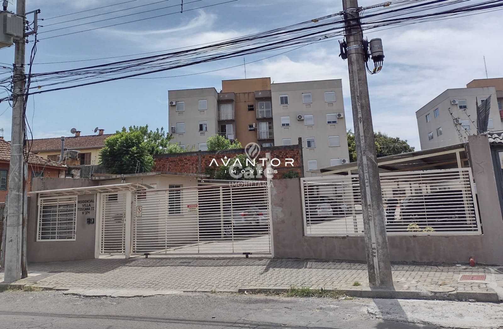 Fachada do prédio com garagem — Apartamento com 3 quartos à venda em Nossa Senhora do Rosário, Santa Maria/RS