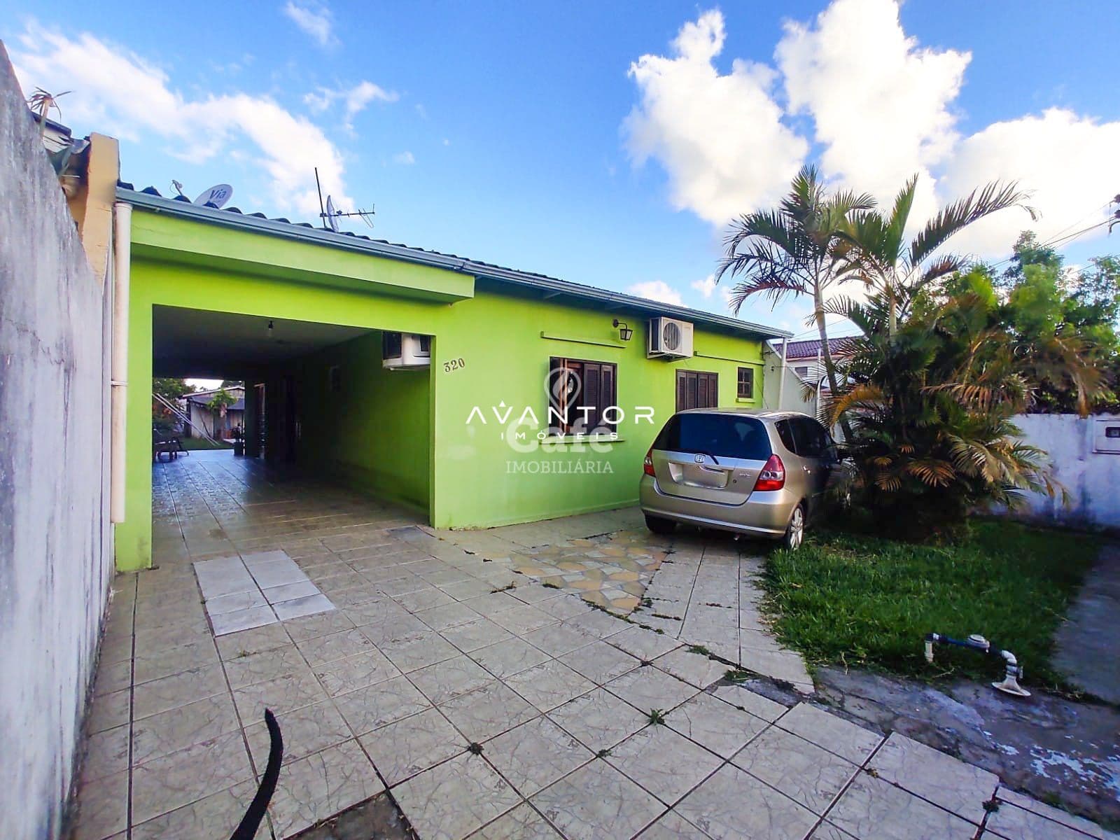 Casa com 03 dormitórios em bairro tranquilo possui piscina e vaga para 03 veículos — Casa com 3 quartos à venda em Pinheiro Machado, Santa Maria/RS