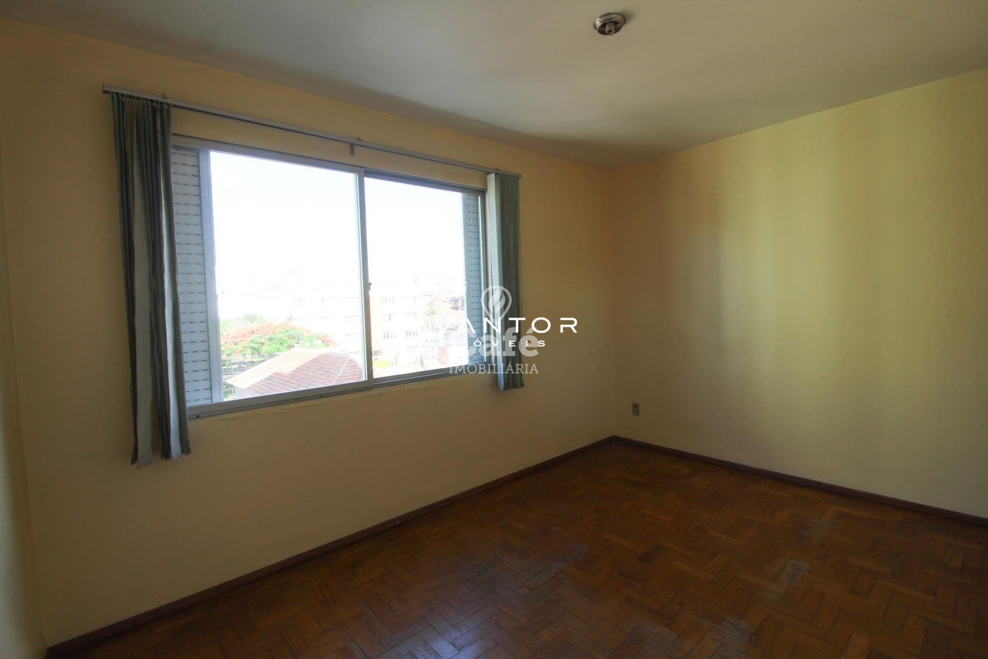Apartamento à Venda com 90,88m², 02 Dormitórios , 01 vagas e Portaria 24hs — Apartamento com 2 quartos à venda em Nossa Senhora do Rosário, Santa Maria/RS