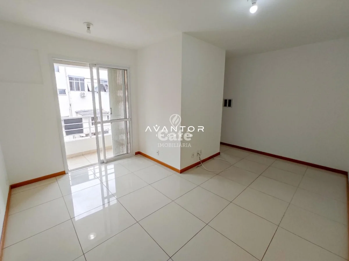 Sala com sacada e piso em porcelanato — Residencial Sagitárius, Nossa Senhora do Rosário, Santa Maria/RS
