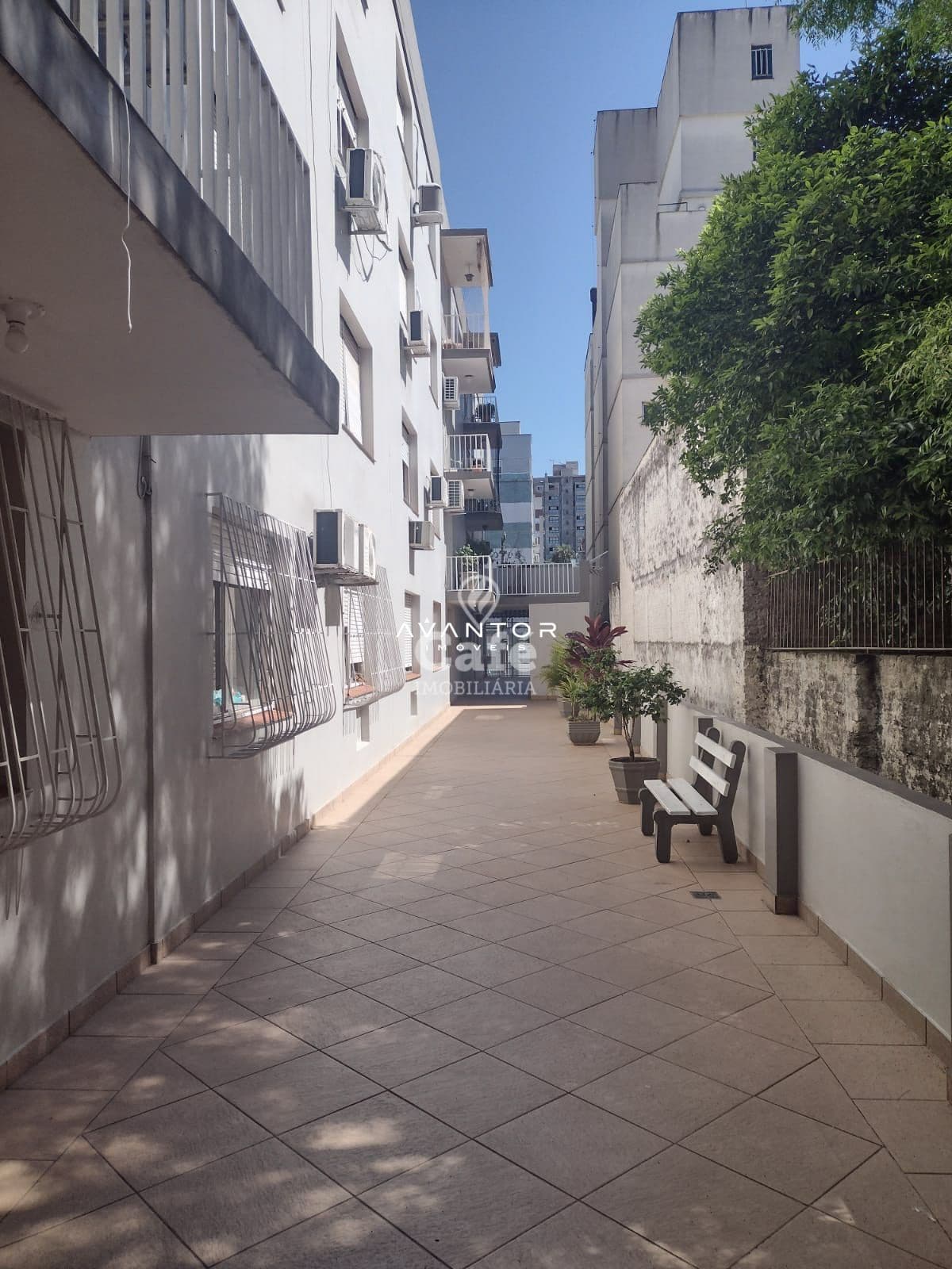 Apartamento com 3 quartos à venda no Edifício Austria, em Bonfim, Santa Maria/RS — foto 2 de 13