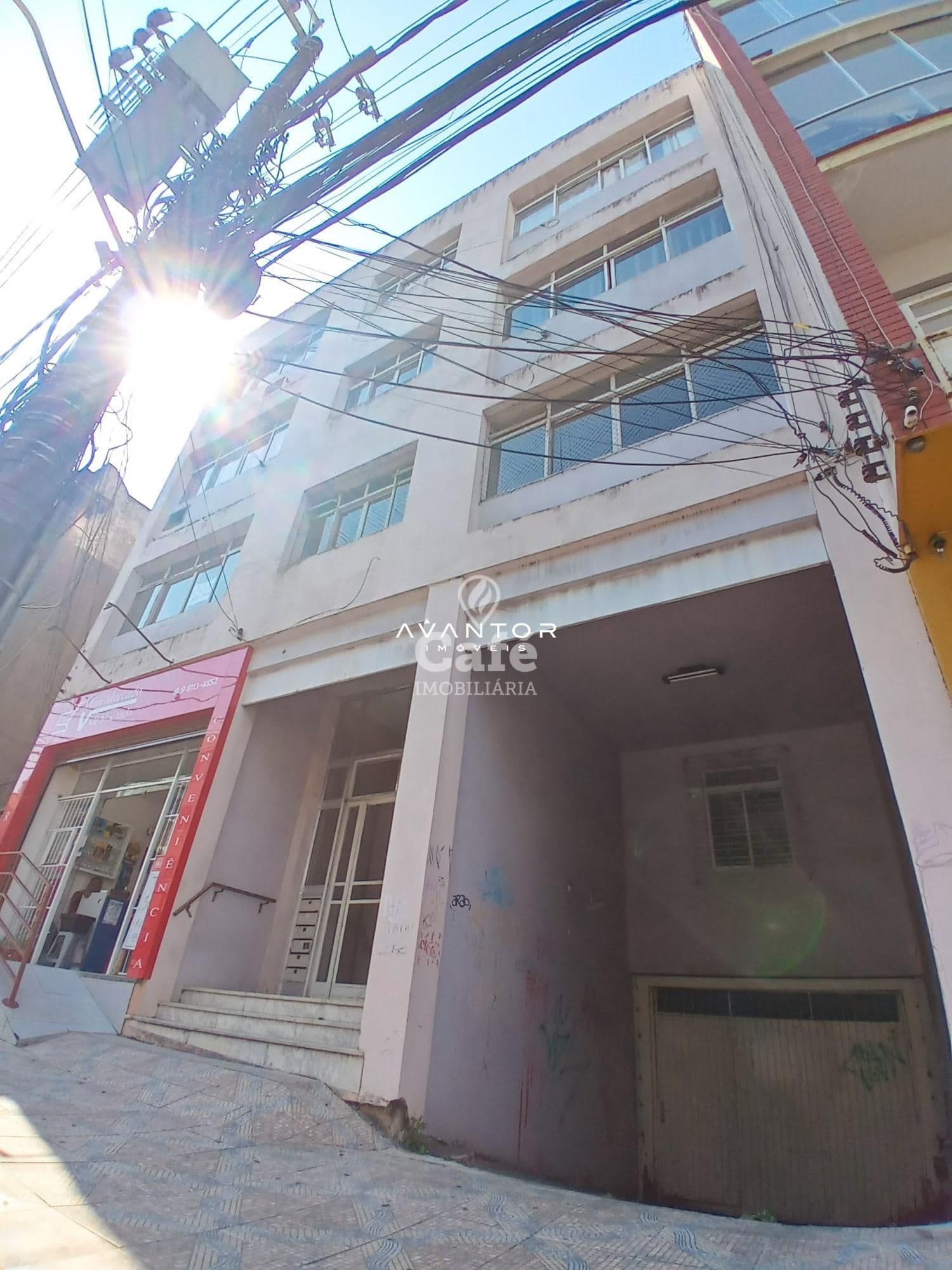 Fachada do prédio com entrada — Apartamento com 2 quartos à venda no Residencial São José, em Centro, Santa Maria/RS