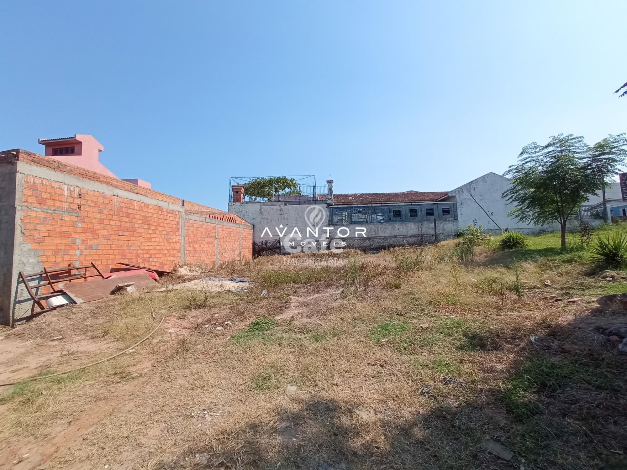 Terreno Amplo Pronto para Construir — Terreno à venda em São João, Santa Maria/RS