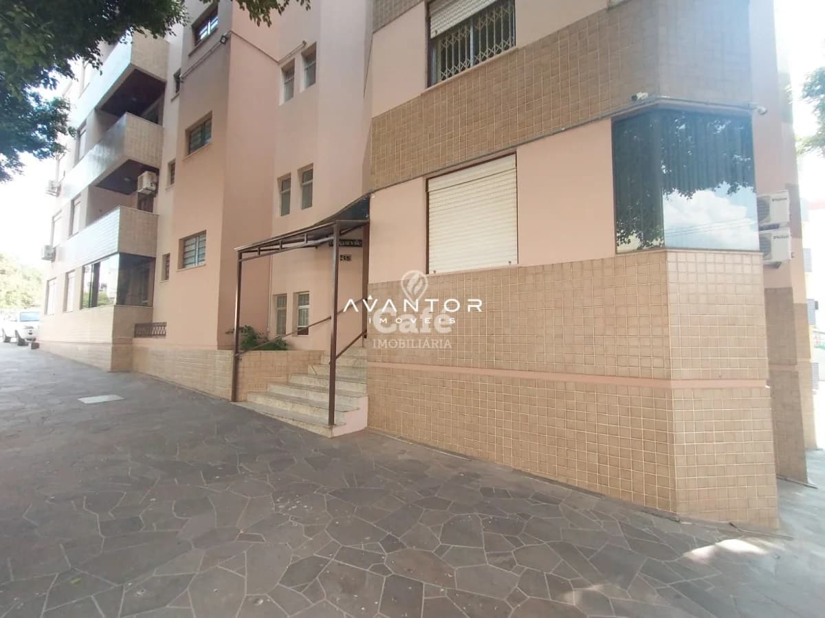 Amplo Duplex com 4 dormitórios, churrasqueira e box de garagem — Cobertura com 4 quartos à venda em Menino Jesus, Santa Maria/RS
