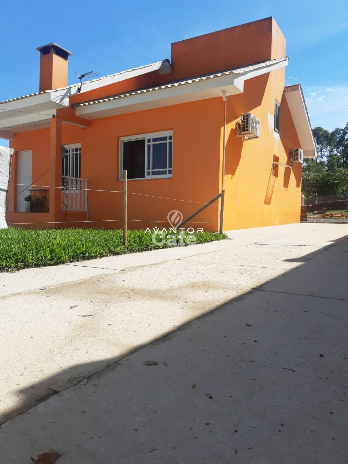 Casa em Itaara de 2 Dormitórios, Sala de Estar, Lareira, Banheiro Social, Cozinha, Área de — Casa com 2 quartos à venda em Etelvina, Itaara/RS
