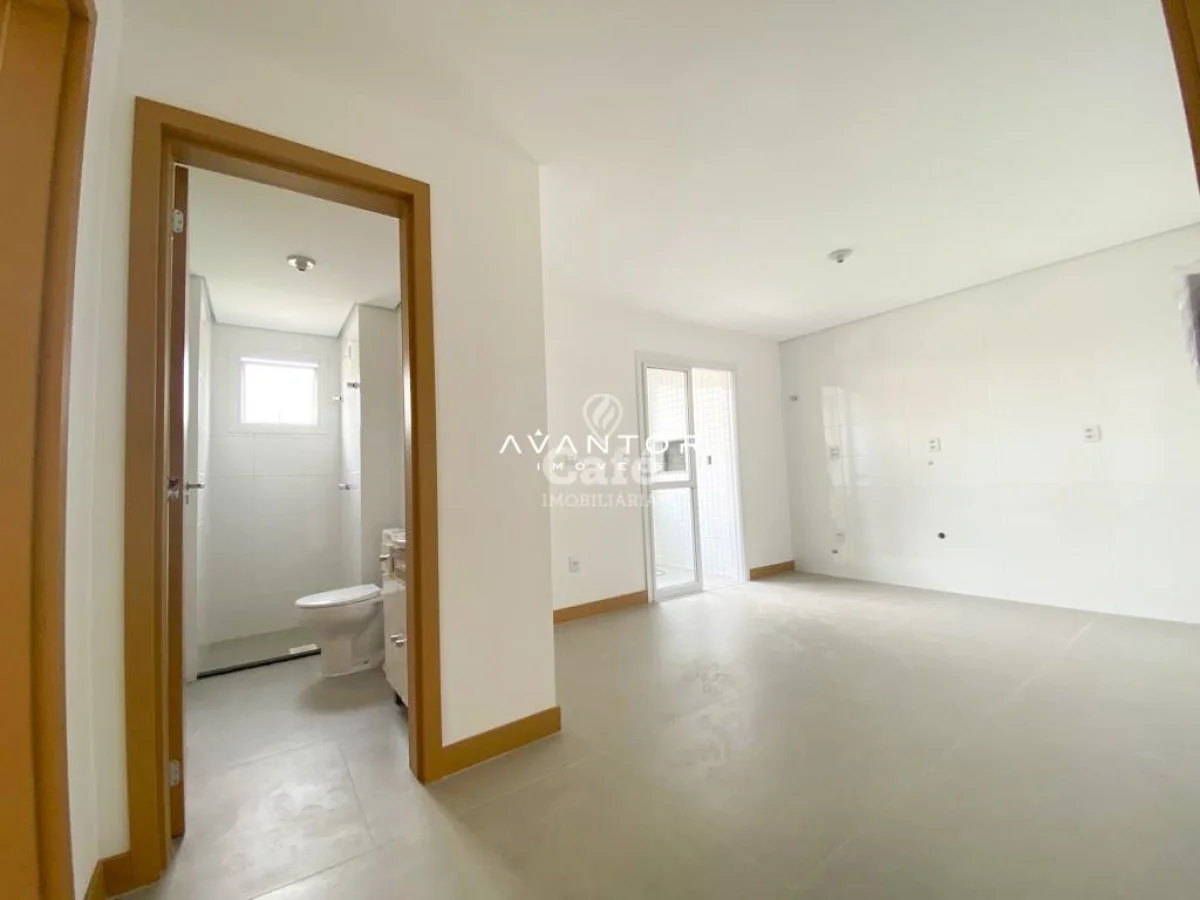 Sala com acesso a banheiro — Apartamento com 1 quarto à venda no Dom Valmor, em Centro, Santa Maria/RS