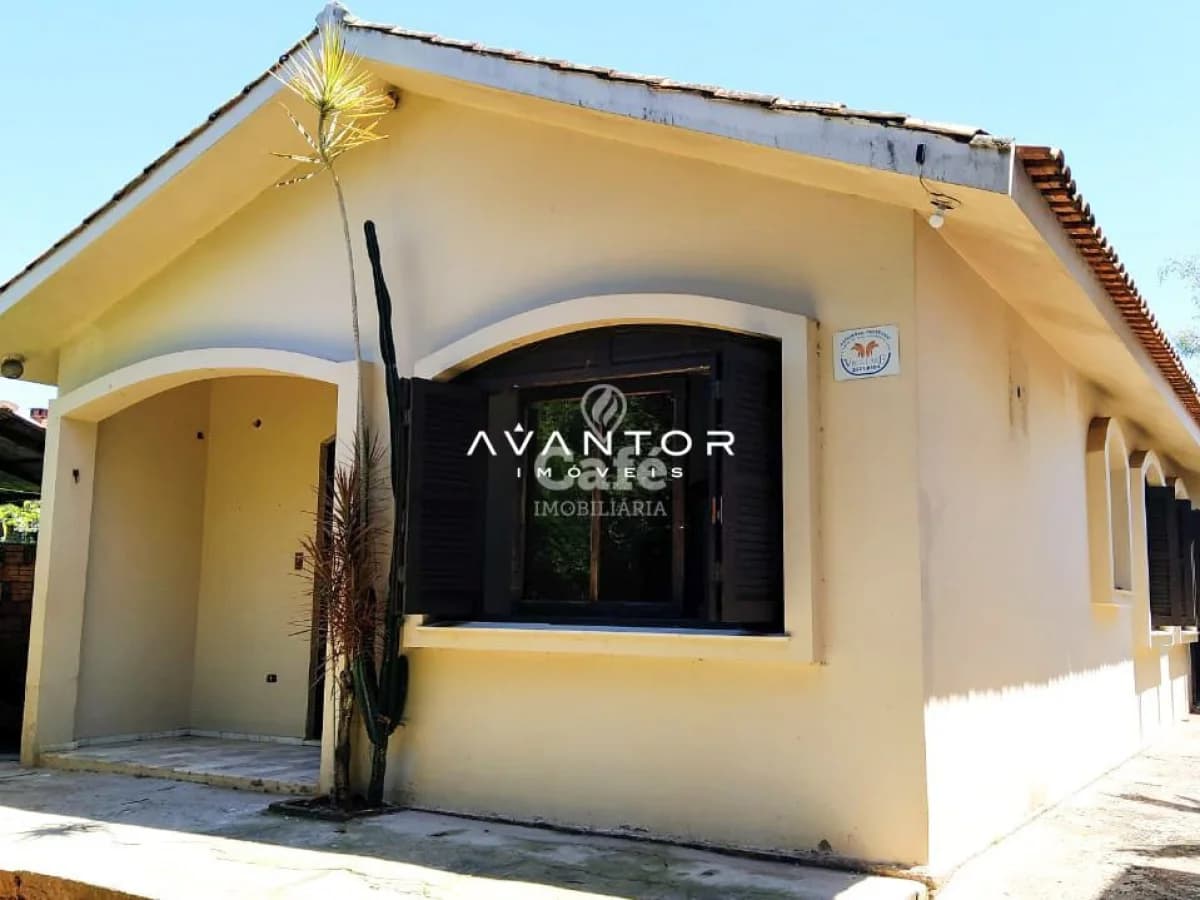 Fachada da casa com entrada — Casa com 3 quartos à venda em Nossa Senhora do Rosário, Santa Maria/RS
