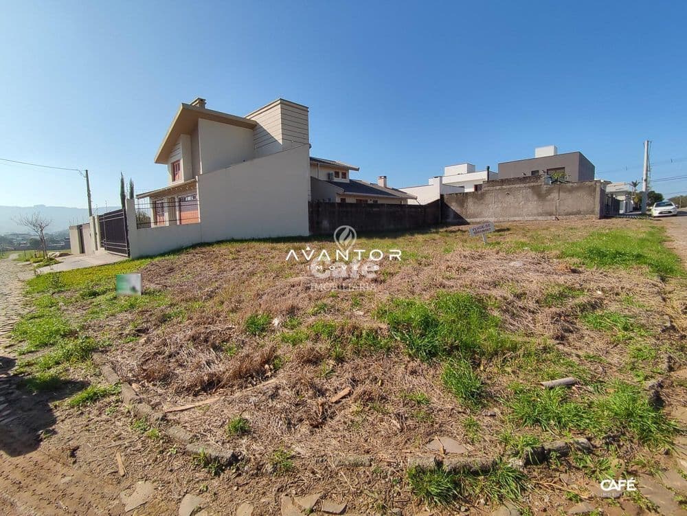 Fachada da casa com terreno — Terreno à venda em Camobi, Santa Maria/RS