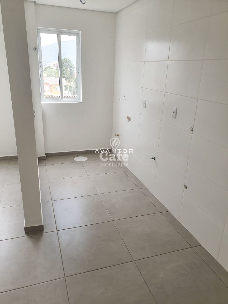 Apartamento De 2 Dormitórios, Sala de Estar, Banheiro Social, Cozinha, Área de Serviço e G — Apartamento com 2 quartos à venda em Camobi, Santa Maria/RS