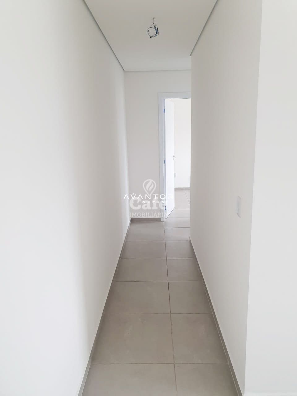 Apartamento De 2 Dormitórios, Sala de Estar, Banheiro Social, Cozinha, Área de Serviço e G — Apartamento com 2 quartos à venda em Camobi, Santa Maria/RS
