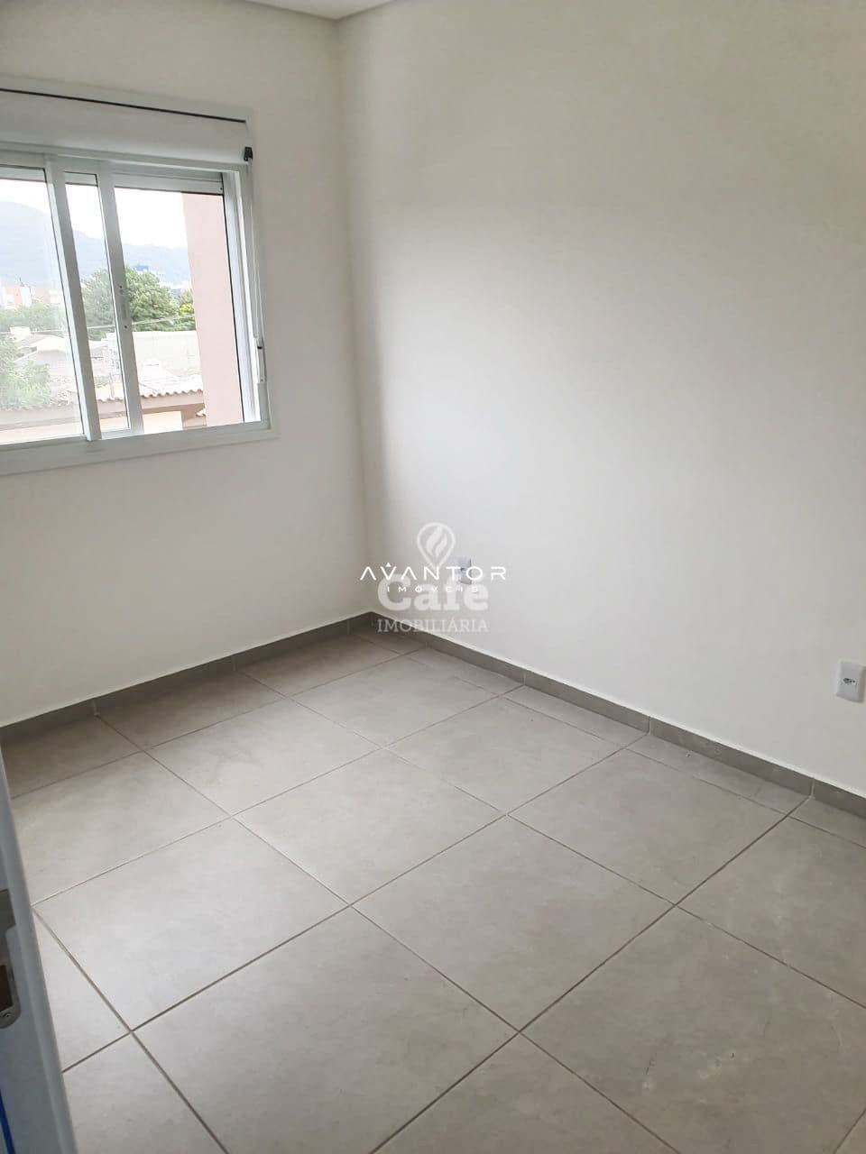 Apartamento De 2 Dormitórios, Sala de Estar, Banheiro Social, Cozinha, Área de Serviço e G — Apartamento com 2 quartos à venda em Camobi, Santa Maria/RS