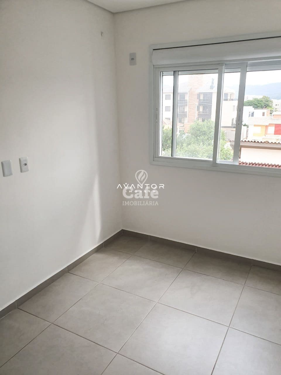 Apartamento De 2 Dormitórios, Sala de Estar, Banheiro Social, Cozinha, Área de Serviço e G — Apartamento com 2 quartos à venda em Camobi, Santa Maria/RS