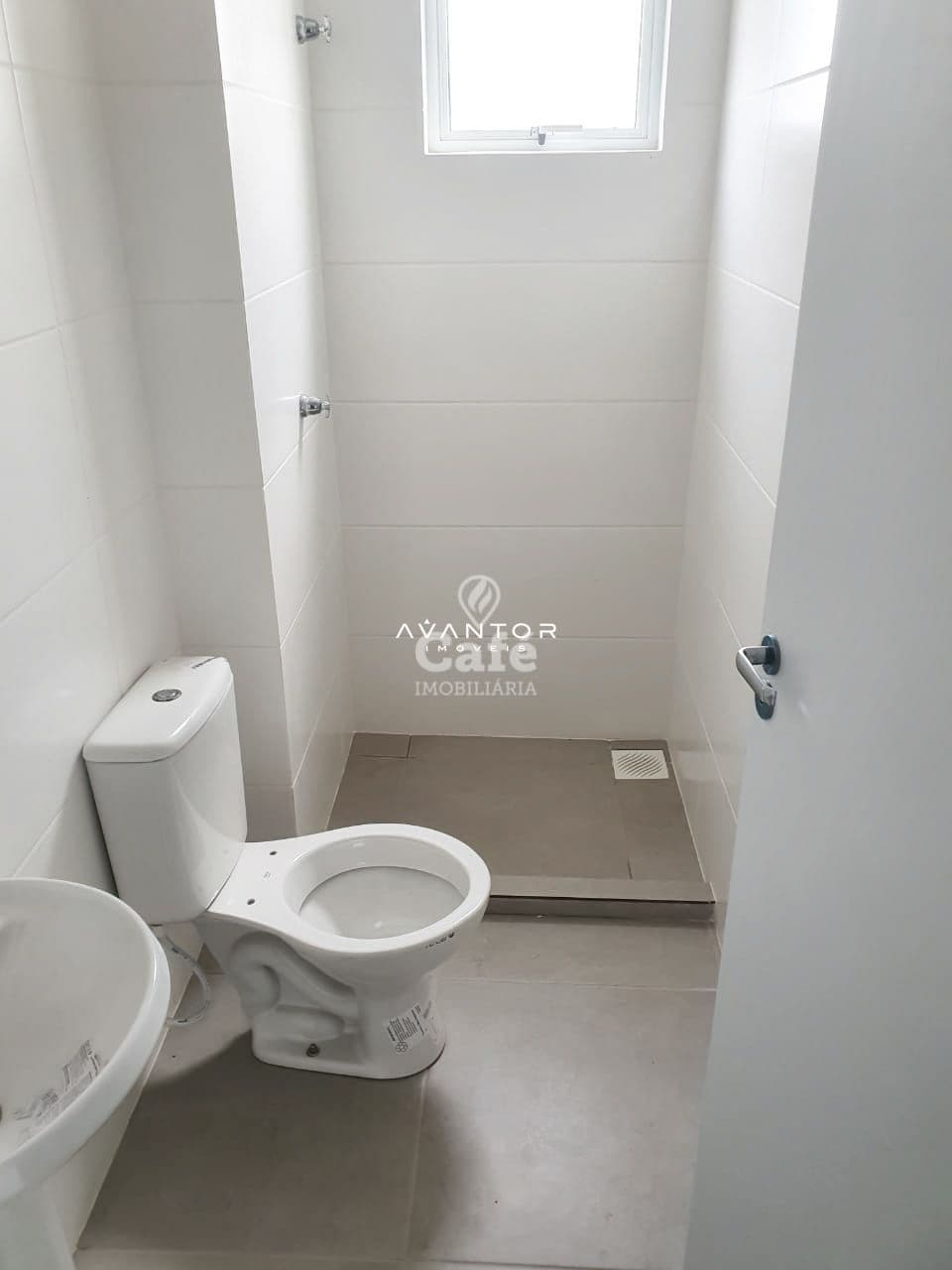Apartamento De 2 Dormitórios, Sala de Estar, Banheiro Social, Cozinha, Área de Serviço e G — Apartamento com 2 quartos à venda em Camobi, Santa Maria/RS