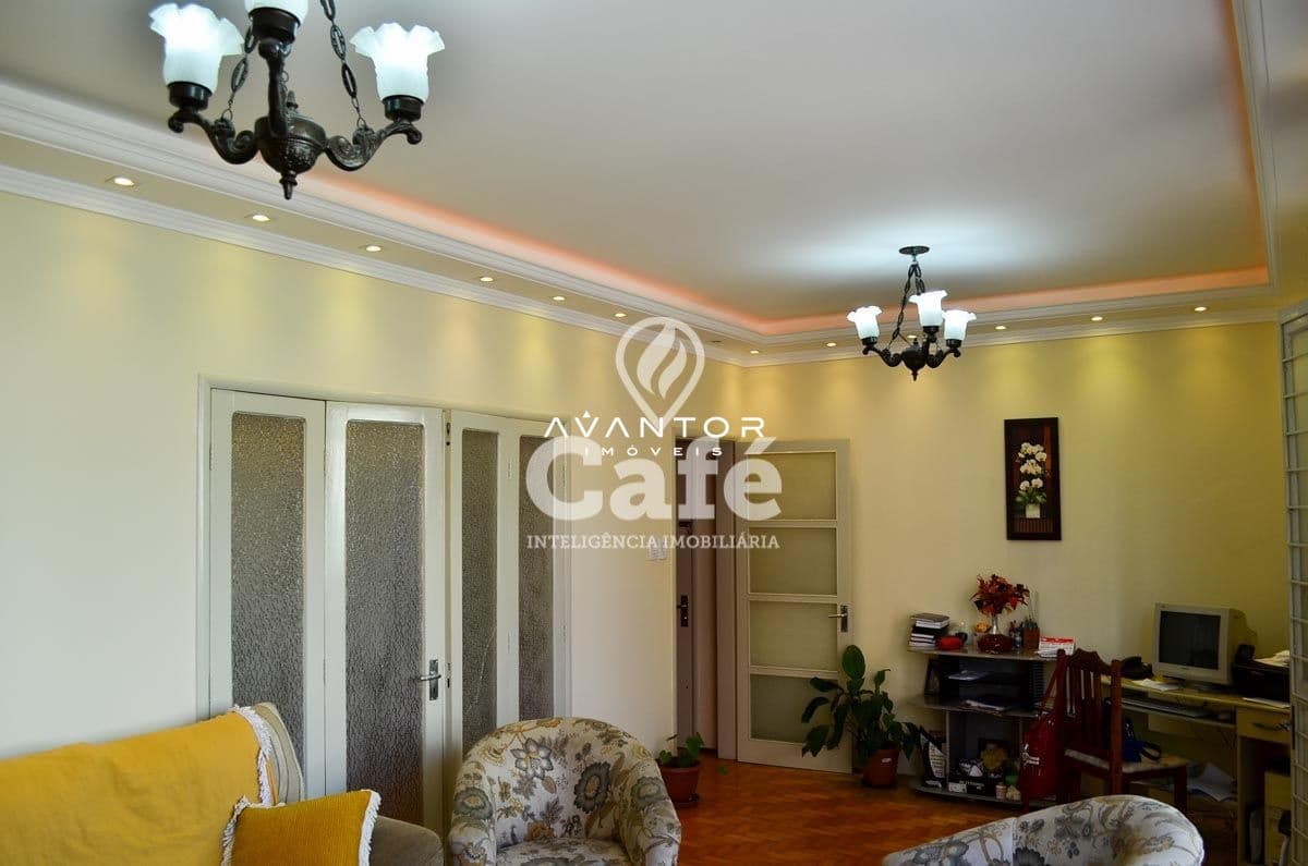 Apartamento amplo bem arejado! No centro da Cidade — Apartamento com 4 quartos à venda em Centro, Santa Maria/RS
