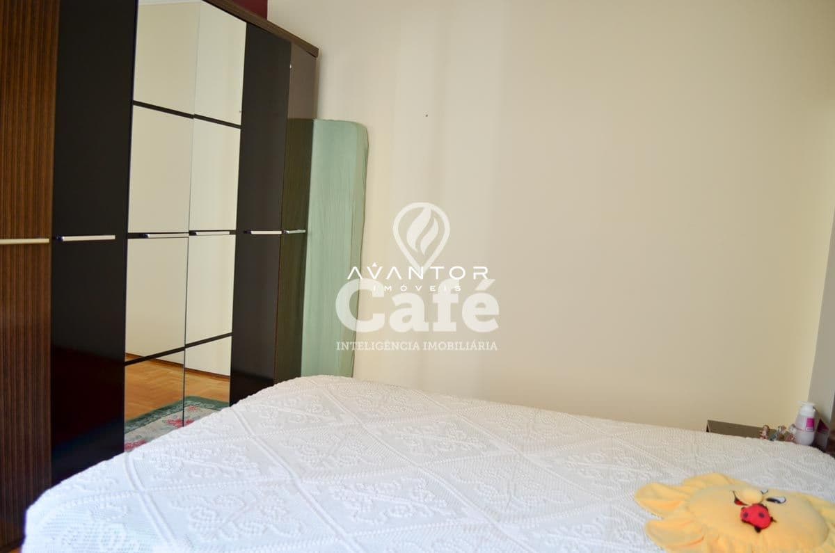 Apartamento amplo bem arejado! No centro da Cidade — Apartamento com 4 quartos à venda em Centro, Santa Maria/RS