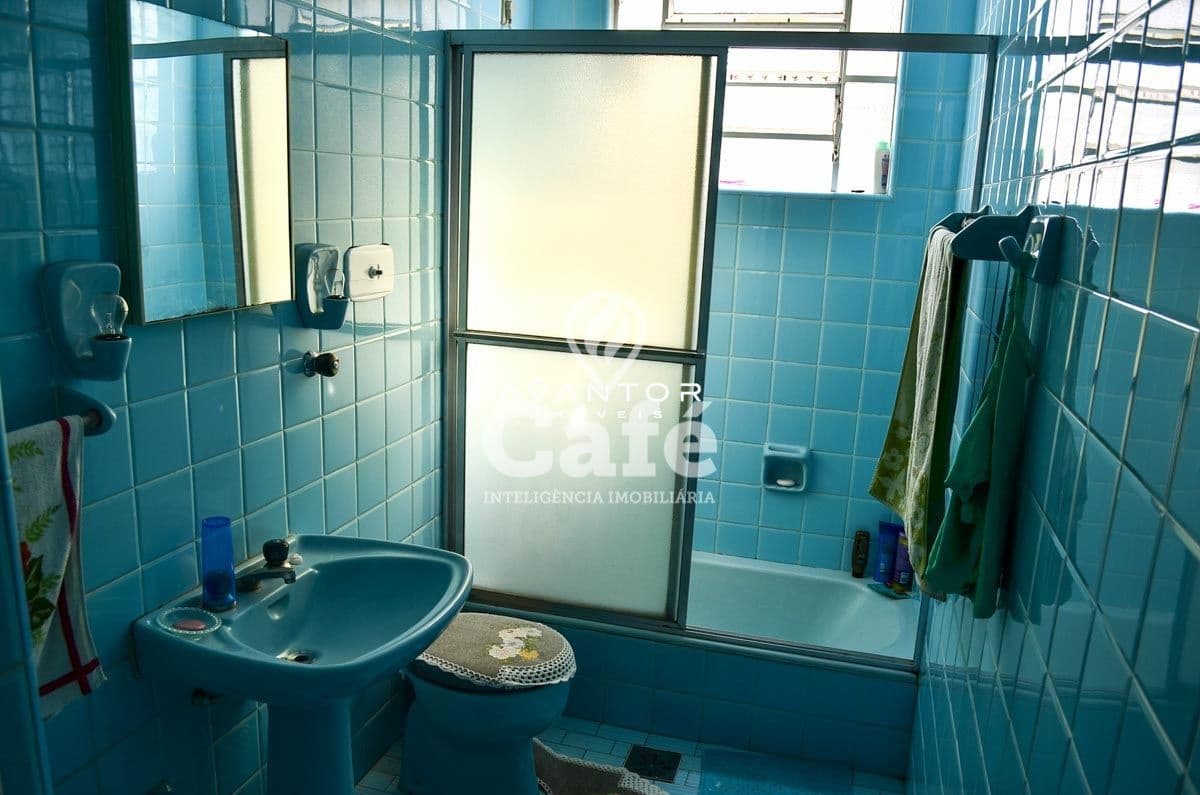 Apartamento amplo bem arejado! No centro da Cidade — Apartamento com 4 quartos à venda em Centro, Santa Maria/RS