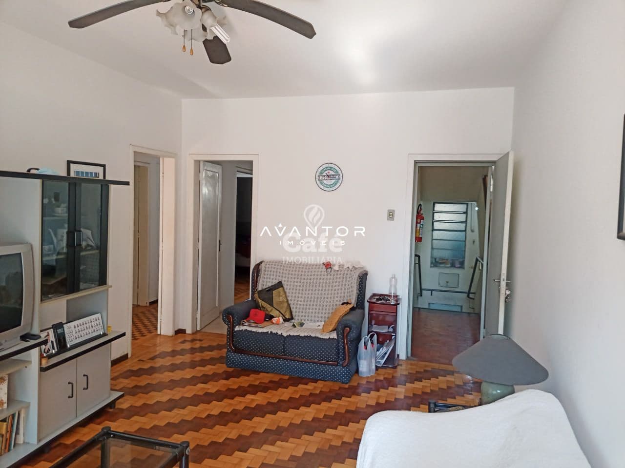 Apartamento Central De 2 Dormitórios, Sala Ampla, 2 Banheiros, Dependência de Empregada, C — Apartamento com 2 quartos à venda em Bonfim, Santa Maria/RS
