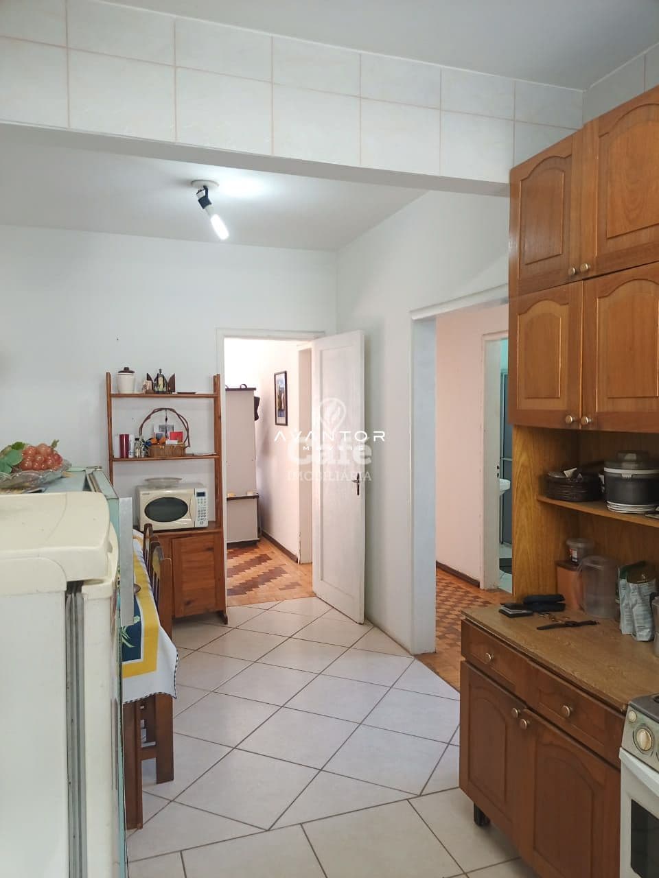 Apartamento Central De 2 Dormitórios, Sala Ampla, 2 Banheiros, Dependência de Empregada, C — Apartamento com 2 quartos à venda em Bonfim, Santa Maria/RS