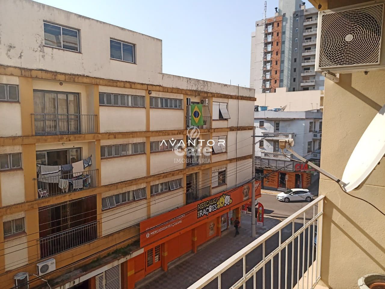 Apartamento Central De 2 Dormitórios, Sala Ampla, 2 Banheiros, Dependência de Empregada, C — Apartamento com 2 quartos à venda em Bonfim, Santa Maria/RS