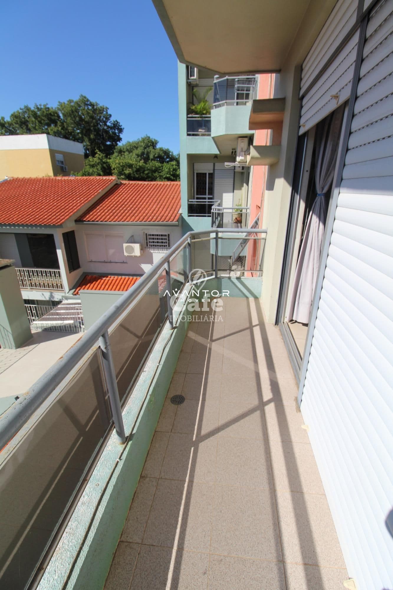 Amplo apartamento,com 3 dormitórios,sendo 1 suíte,escritório,sacada e duas vagas de garage — Apartamento com 4 quartos à venda em Nossa Senhora de Fátima, Santa Maria/RS