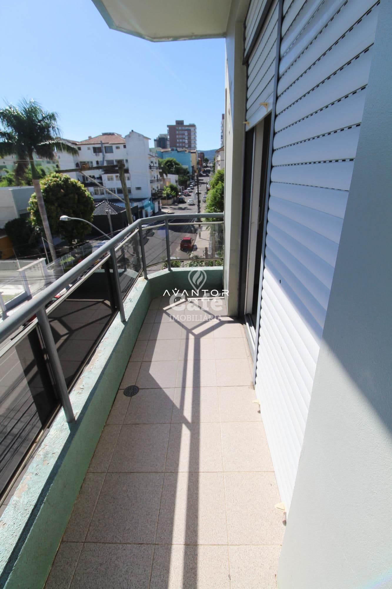 Amplo apartamento,com 3 dormitórios,sendo 1 suíte,escritório,sacada e duas vagas de garage — Apartamento com 4 quartos à venda em Nossa Senhora de Fátima, Santa Maria/RS