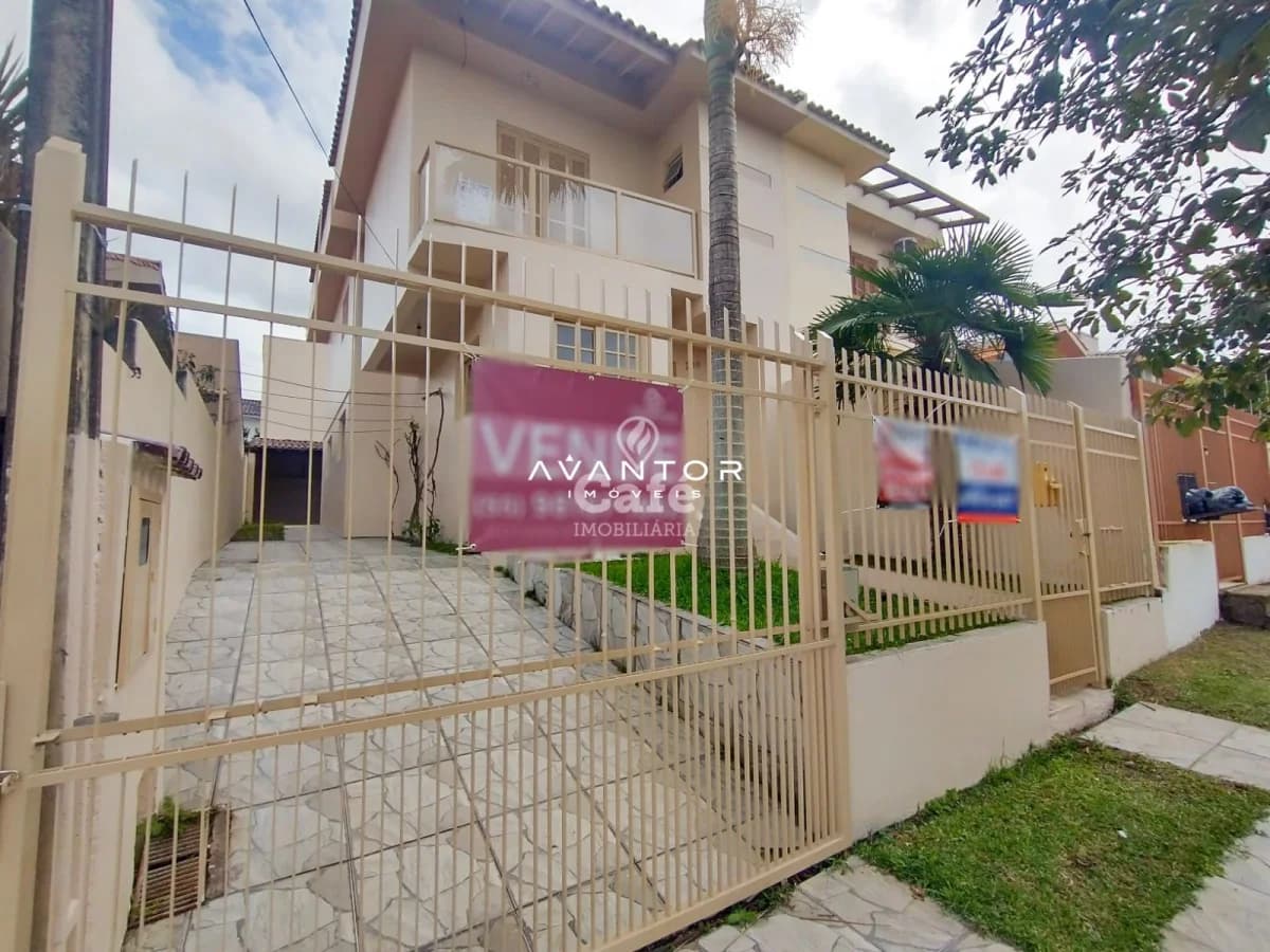 Belissima casa no bairro novo horizonte — Casa com 3 quartos à venda em Camobi, Santa Maria/RS