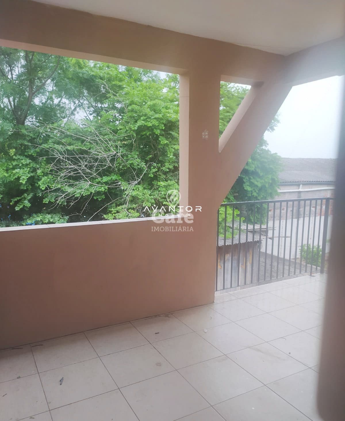 Apartamento De 2 Dormitórios, Sala de Estar, Banheiro Social, Cozinha, Área de Serviço, Sa — Apartamento com 2 quartos à venda em Carolina, Santa Maria/RS