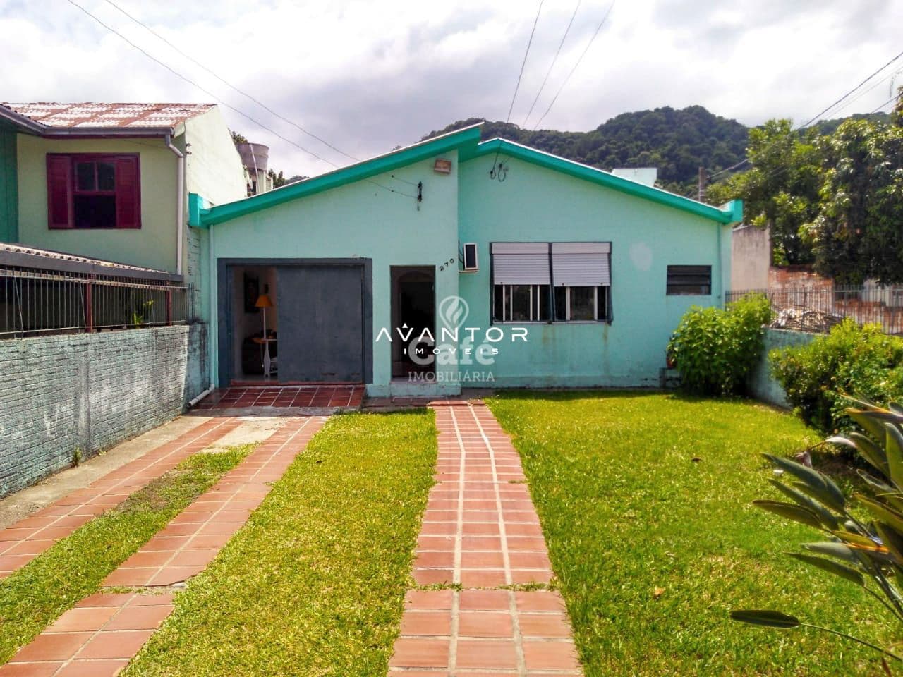 Ótima casa em muito bem localizada em Santa Maria — Casa com 2 quartos à venda em Nossa Senhora do Perpétuo Socorro, Santa Maria/RS