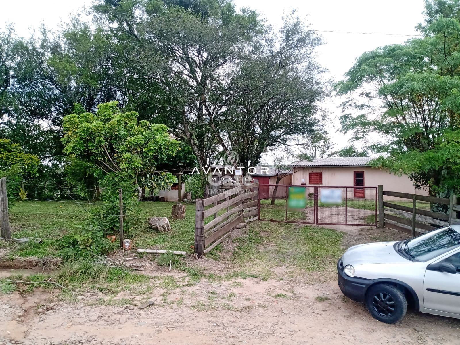 Terreno com casa e garagem — Chácara com 2 quartos à venda em Interior, Dilermando de Aguiar/RS
