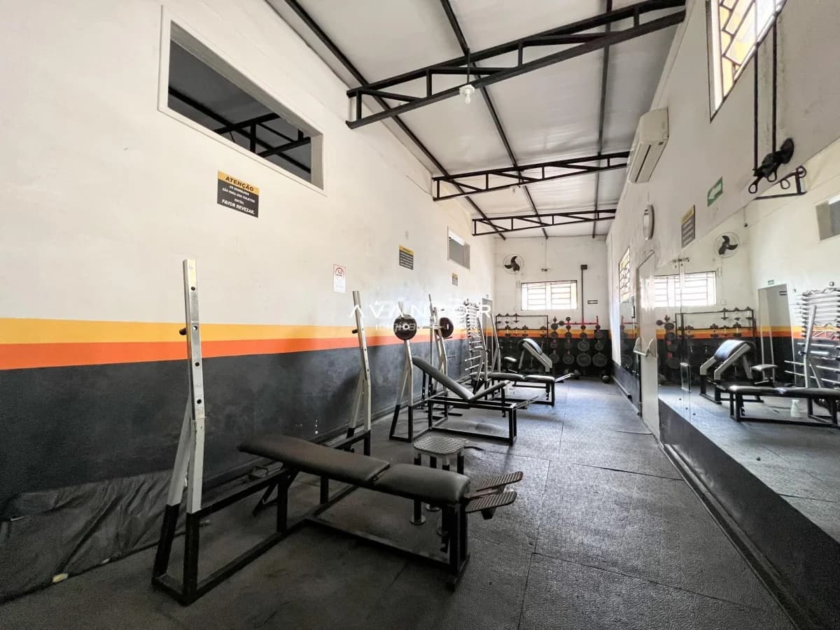 Academia com equipamentos de musculação — Casa com 5 quartos à venda em Centro, Santa Maria/RS