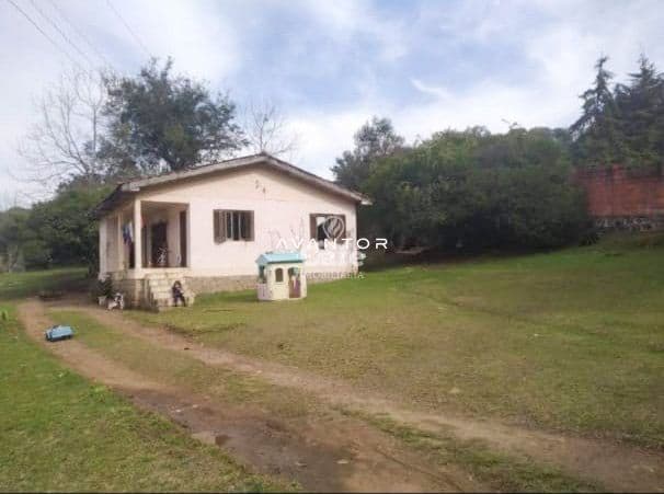 Casa Em Itaara De 3 Dormitórios, Sala, Banheiro Social, Cozinha, Varanda e amplo terreno d — Casa com 3 quartos à venda em Etelvina, Itaara/RS
