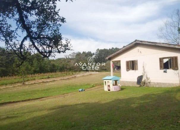 Casa Em Itaara De 3 Dormitórios, Sala, Banheiro Social, Cozinha, Varanda e amplo terreno d — Casa com 3 quartos à venda em Etelvina, Itaara/RS