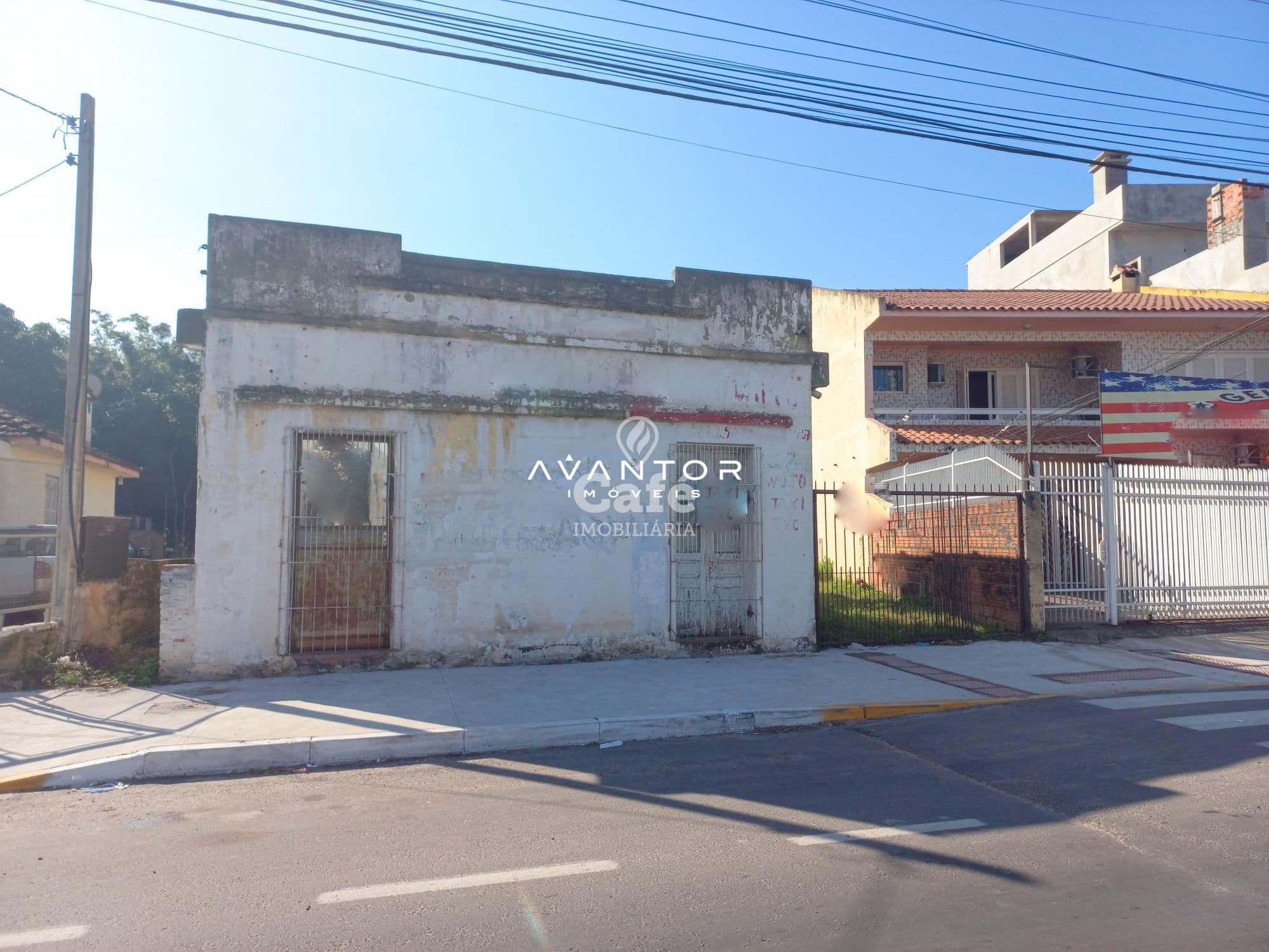 Fachada do imóvel com área externa — Terreno à venda em Salgado Filho, Santa Maria/RS