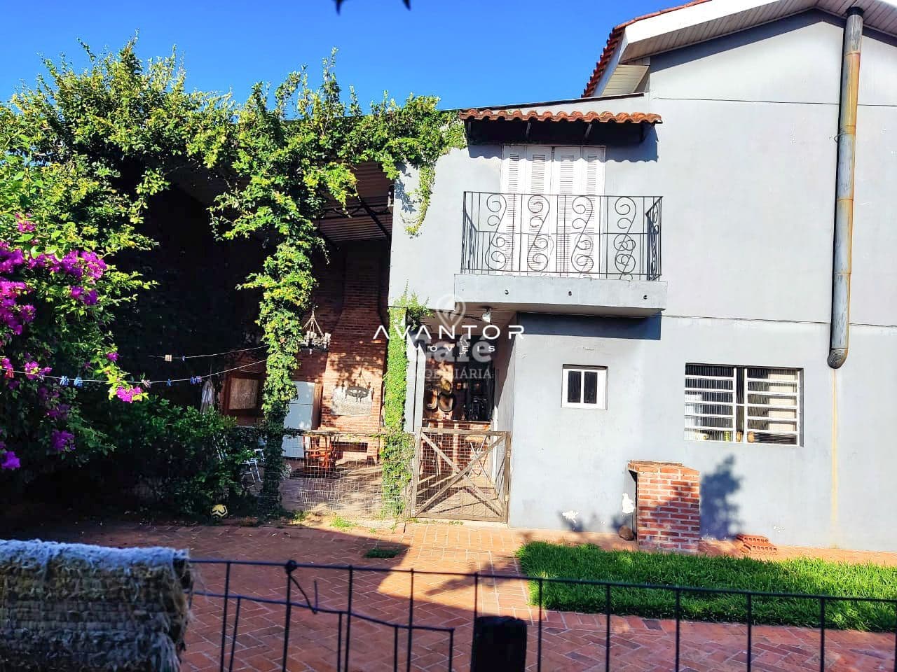 Casa; Camobi;03 dormitórios — Casa com 3 quartos à venda em Pé de Plátano, Santa Maria/RS