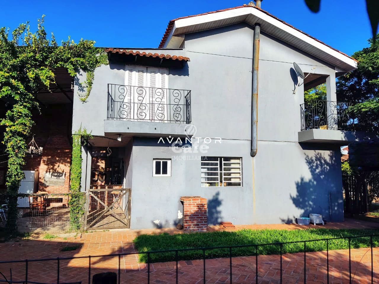 Casa; Camobi;03 dormitórios — Casa com 3 quartos à venda em Pé de Plátano, Santa Maria/RS