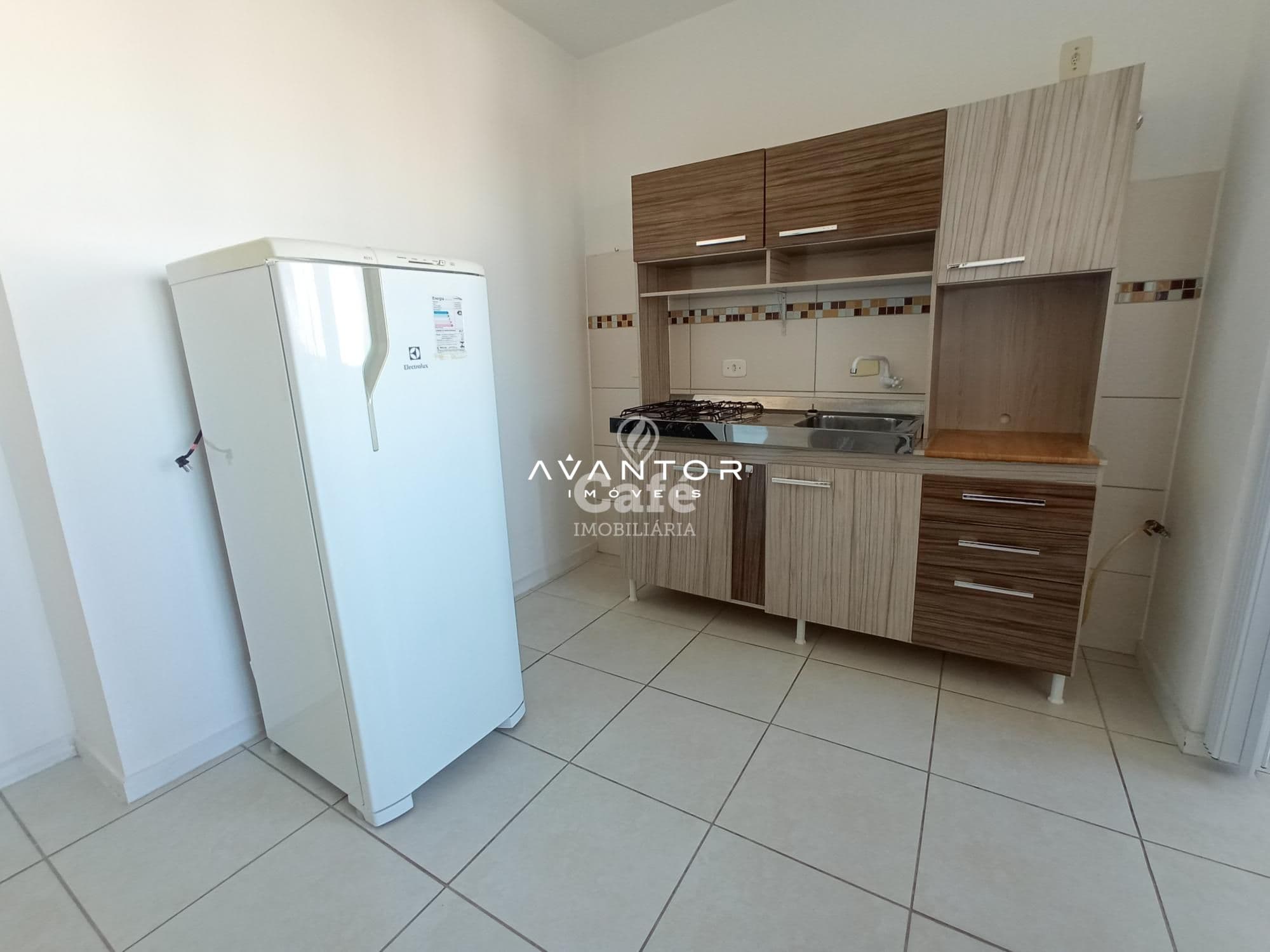 Apartamento no Centro, Mobiliado De 1 Dormitório, Sala e Cozinha Conjugadas, Banheiro Soci — Apartamento com 1 quarto à venda em Centro, Santa Maria/RS