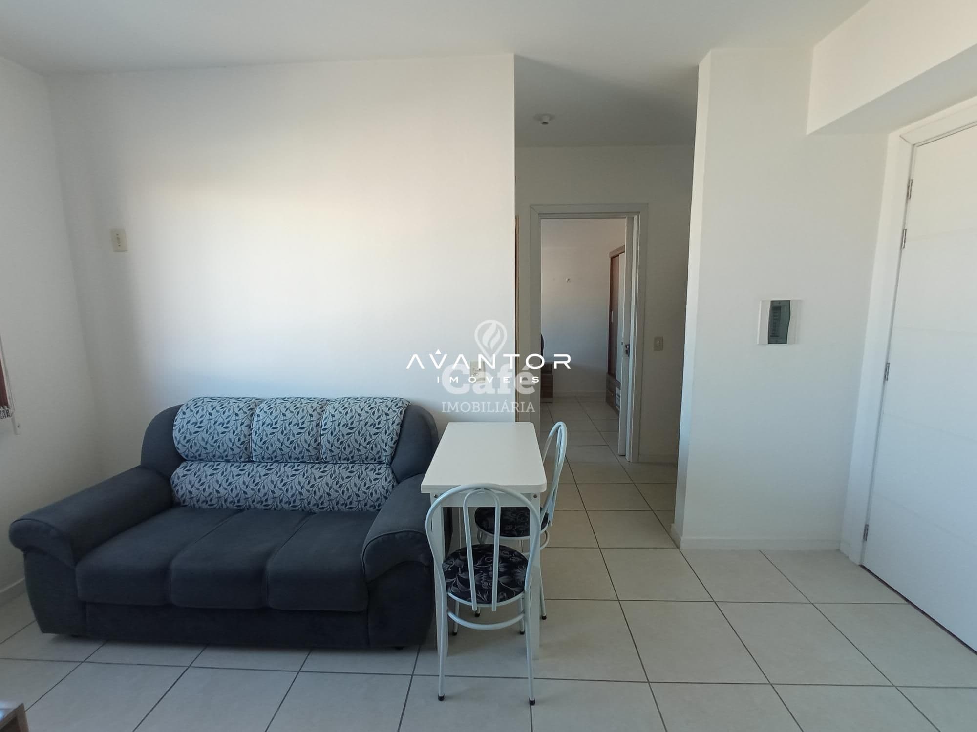 Apartamento no Centro, Mobiliado De 1 Dormitório, Sala e Cozinha Conjugadas, Banheiro Soci — Apartamento com 1 quarto à venda em Centro, Santa Maria/RS