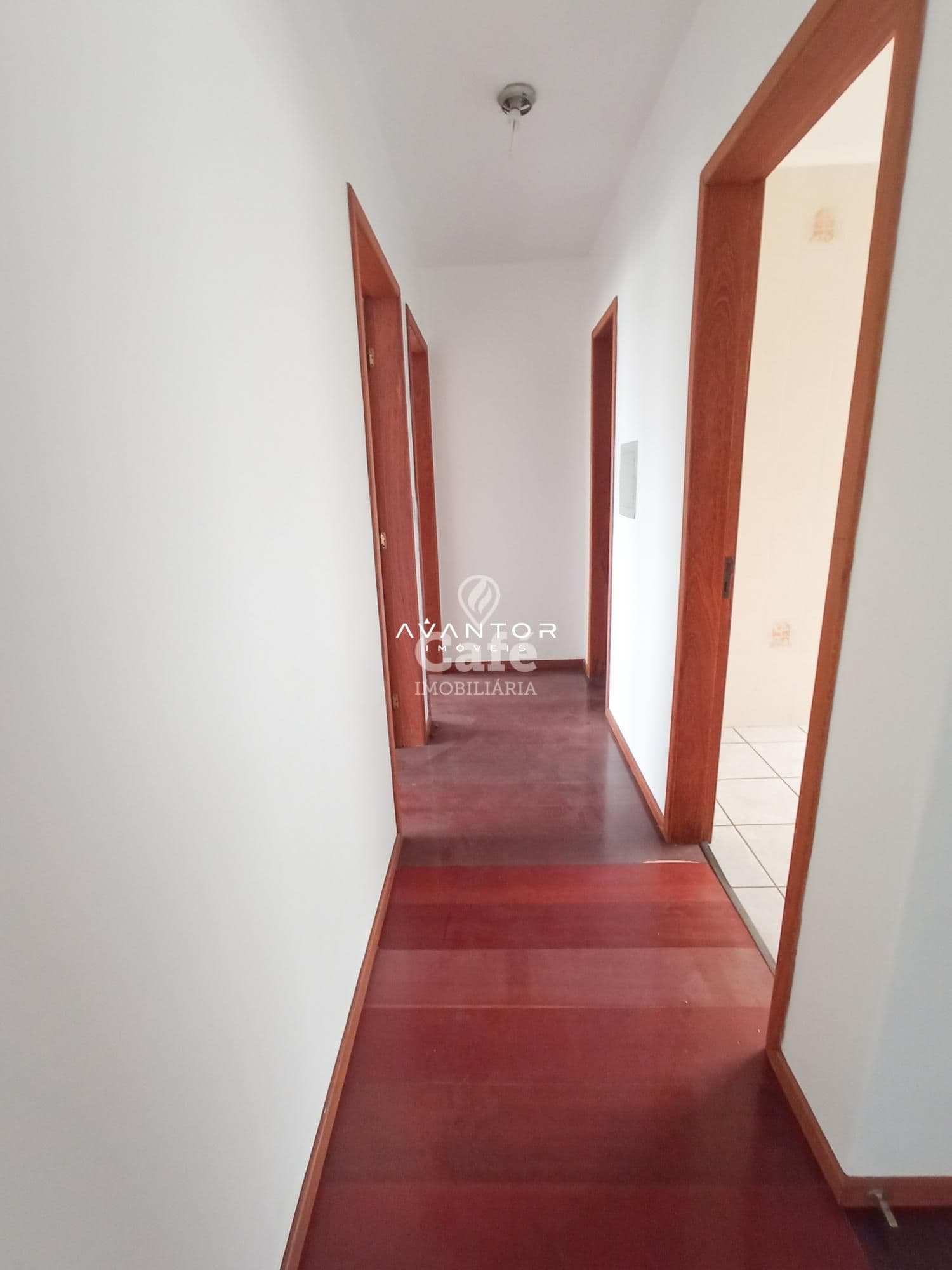 Apartamento no Centro De 2 Dormitórios, Sala de Estar, Banheiro Social, Cozinha, Área de S — Apartamento com 2 quartos à venda em Centro, Santa Maria/RS