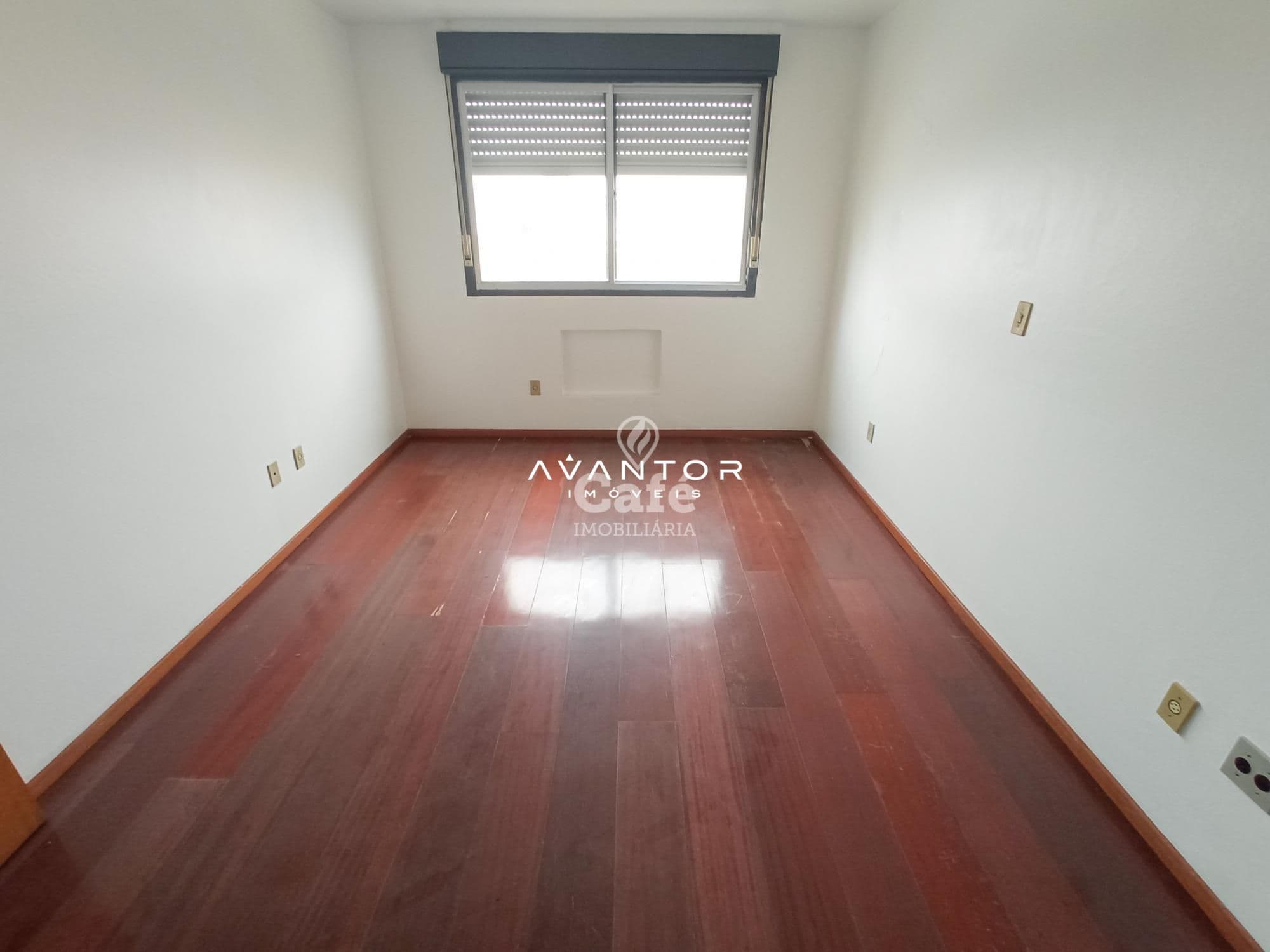 Apartamento no Centro De 2 Dormitórios, Sala de Estar, Banheiro Social, Cozinha, Área de S — Apartamento com 2 quartos à venda em Centro, Santa Maria/RS