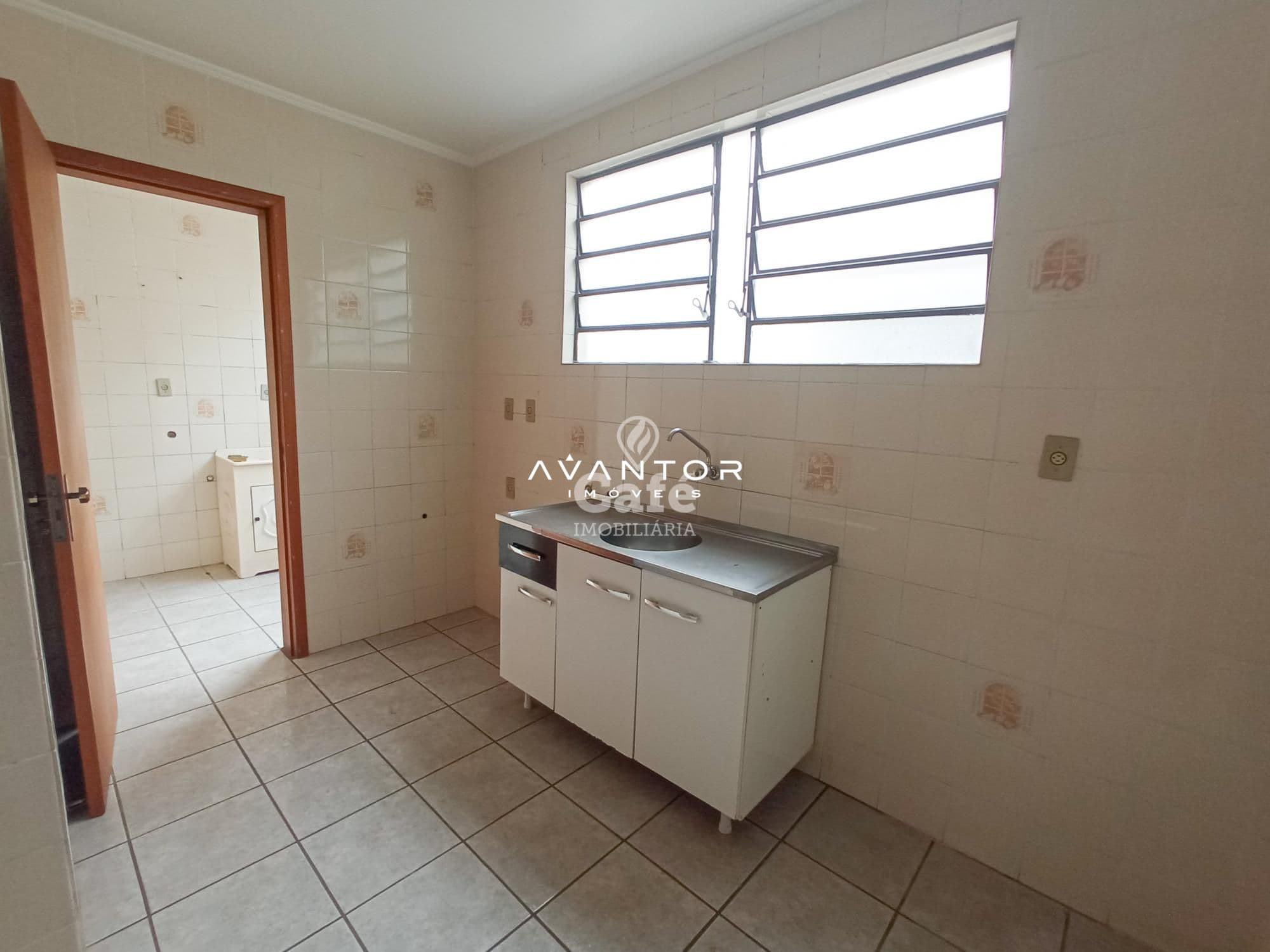 Apartamento no Centro De 2 Dormitórios, Sala de Estar, Banheiro Social, Cozinha, Área de S — Apartamento com 2 quartos à venda em Centro, Santa Maria/RS