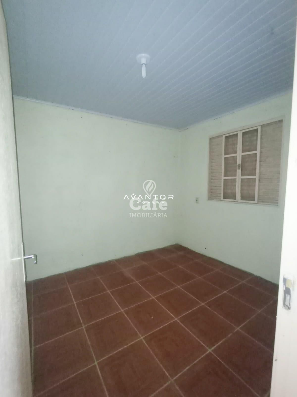 Chácara em São Martinho da Serra com 3.026 m², mais Casa De 2 Dormitórios, Sala, Banheiro — Chácara com 2 quartos à venda em Centro, São Martinho da Serra/RS