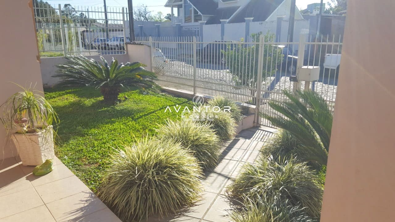 Linda casa no bairro camobi — Casa com 3 quartos à venda em Camobi, Santa Maria/RS