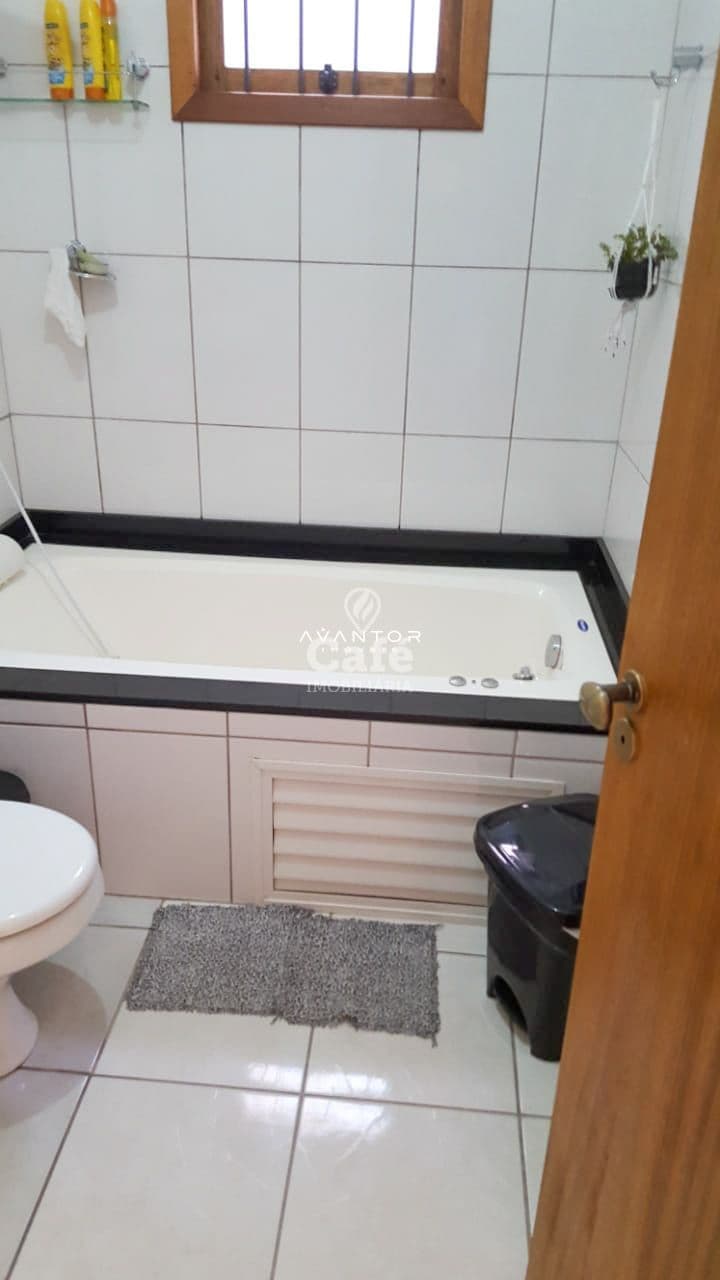 Linda casa no bairro camobi — Casa com 3 quartos à venda em Camobi, Santa Maria/RS