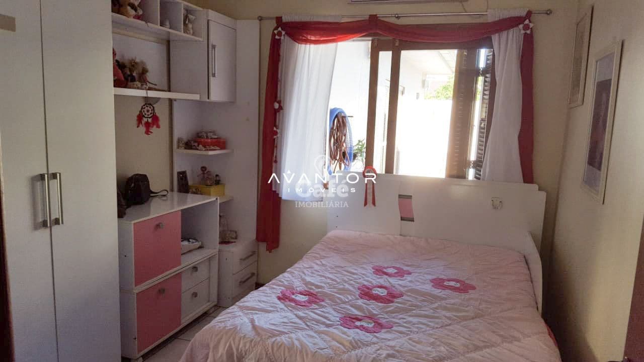 Linda casa no bairro camobi — Casa com 3 quartos à venda em Camobi, Santa Maria/RS