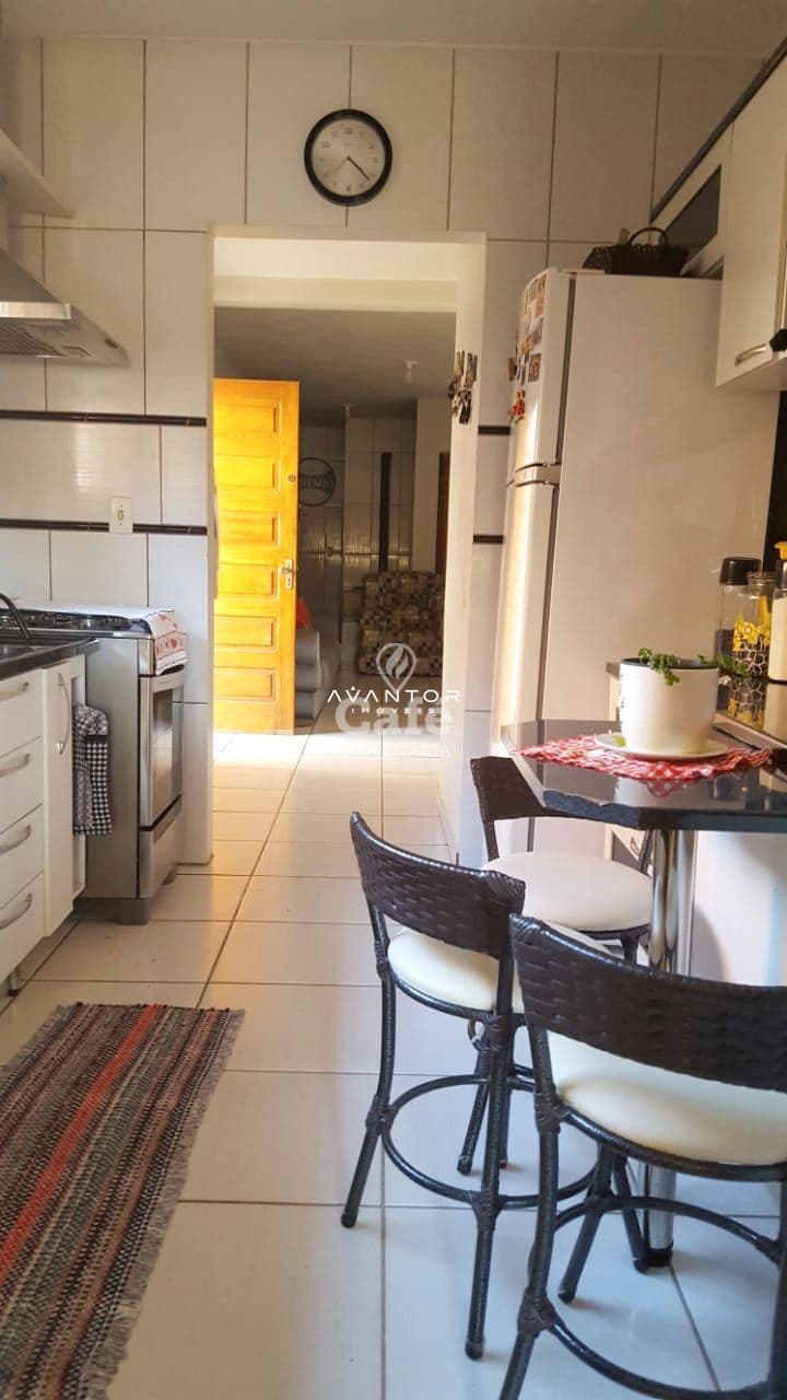 Linda casa no bairro camobi — Casa com 3 quartos à venda em Camobi, Santa Maria/RS