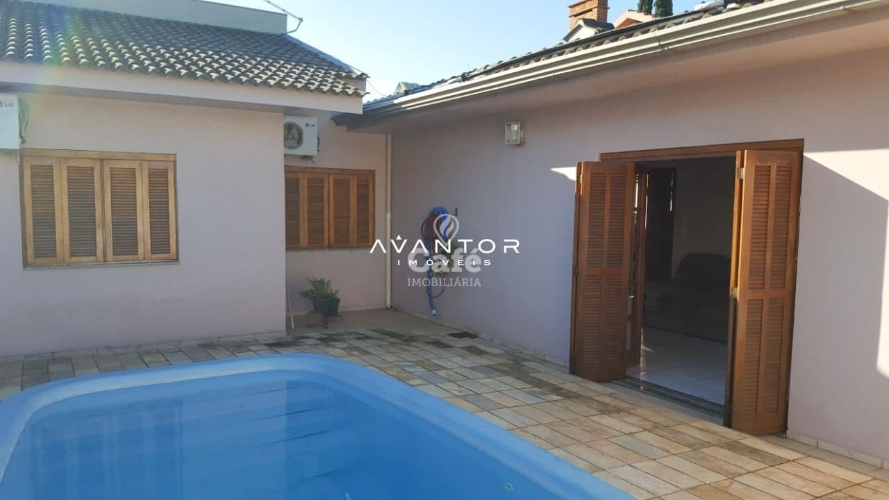 Linda casa no bairro camobi — Casa com 3 quartos à venda em Camobi, Santa Maria/RS